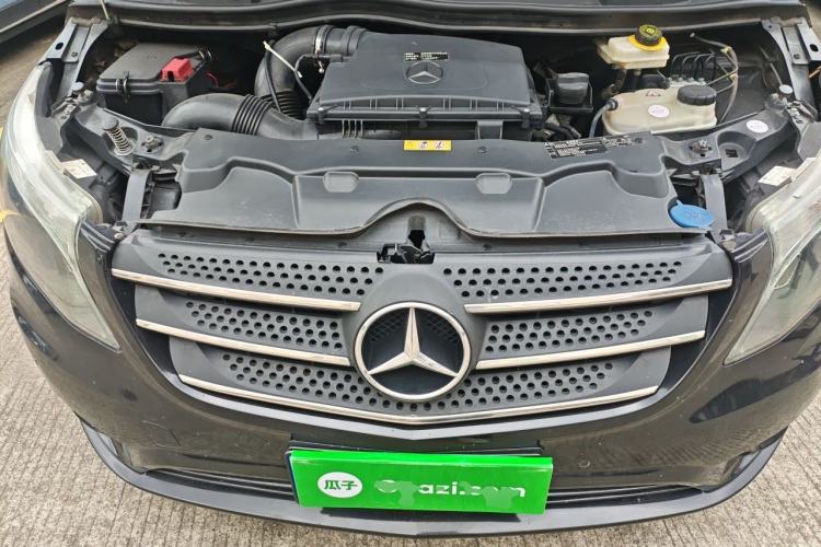 Used Mercedes-Benz Vito 2018 2.0T Business Version China V Emission Standard Engine Bay