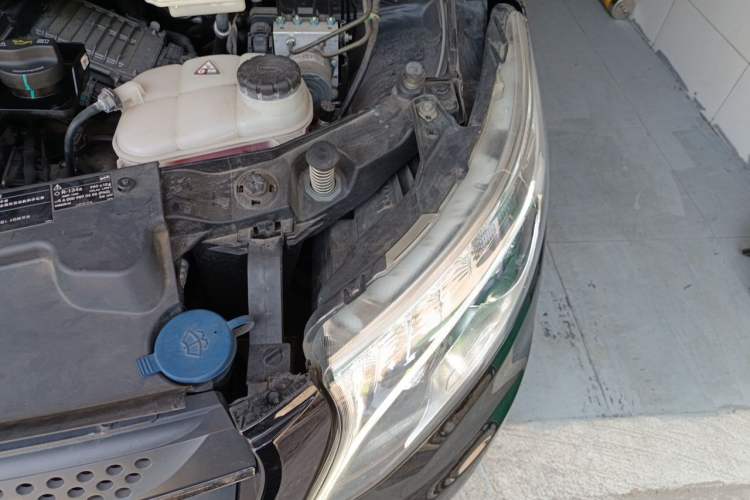 Used Mercedes-Benz Vito  Engine Bay Left
