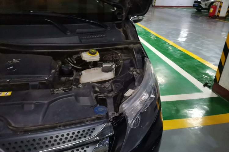 Used Mercedes-Benz Vito 2018 2.0T Business Version China V Emission Standard Engine Bay Left