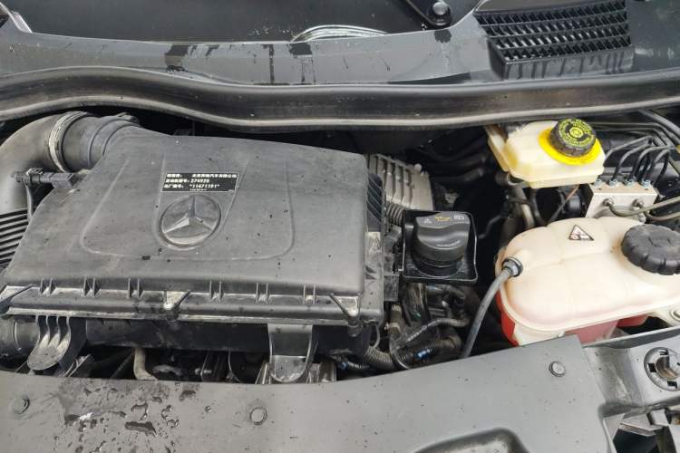 Used Mercedes-Benz Vito 2018 2.0T Business Version China V Emission Standard Engine Bay Left
