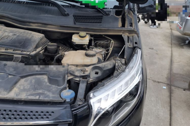 Used Mercedes-Benz Vito 2018 2.0T Business Version China VI Emission Standard Engine Bay Left