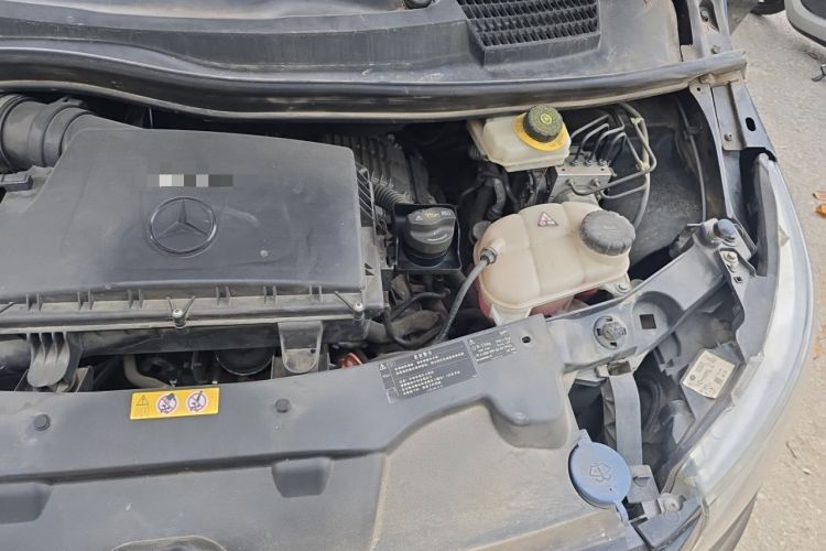 Used Mercedes-Benz Vito 2018 2.0T Business Version China VI Emission Standard Engine Bay Left