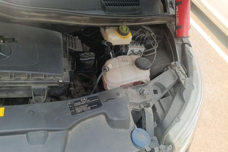 Used Mercedes-Benz Vito 2018 2.0T Business Version China VI Emission Standard Engine Bay Left