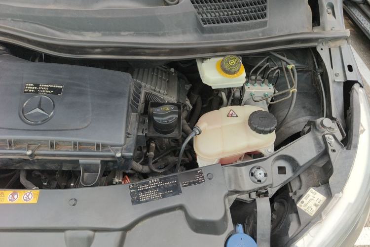 Used Mercedes-Benz Vito 2018 2.0T Business Version China V Emission Standard Engine Bay Left