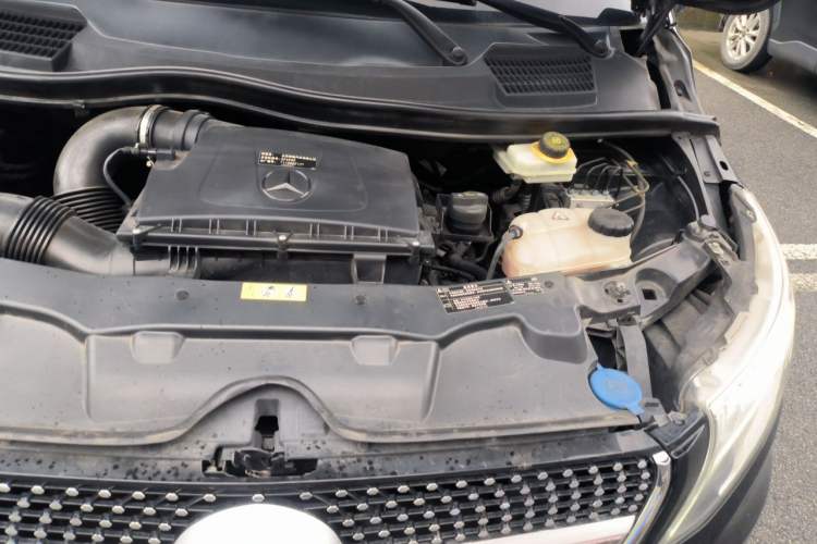Used Mercedes-Benz Vito 2018 2.0T Business Version China VI Emission Standard Engine Bay Left
