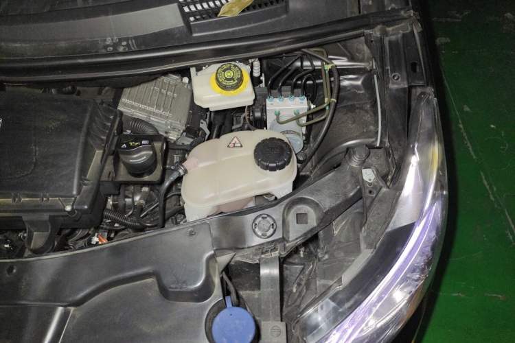 Used Mercedes-Benz Vito  Engine Bay Left