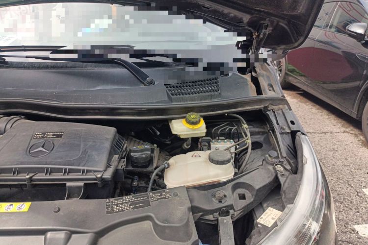 Used Mercedes-Benz Vito 2018 2.0T Business Version China V Emission Standard Engine Bay Left