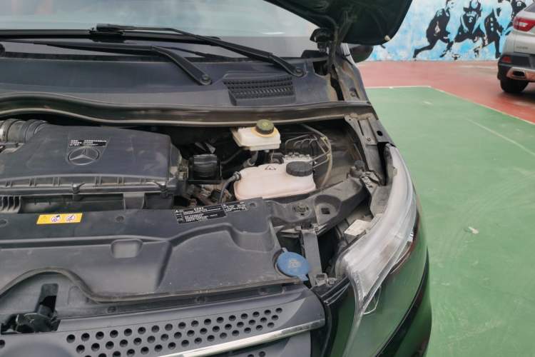 Used Mercedes-Benz Vito 2018 2.0T Business Version China VI Emission Standard Engine Bay Left