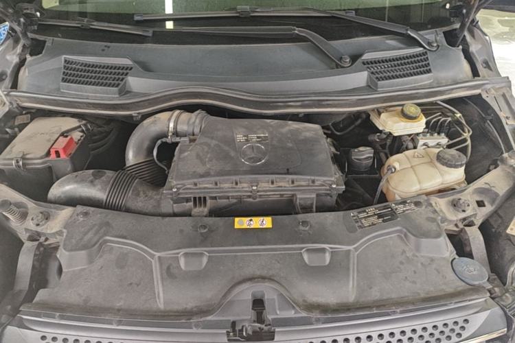 Used Mercedes-Benz Vito 2018 2.0T Business Version China VI Emission Standard Engine Bay