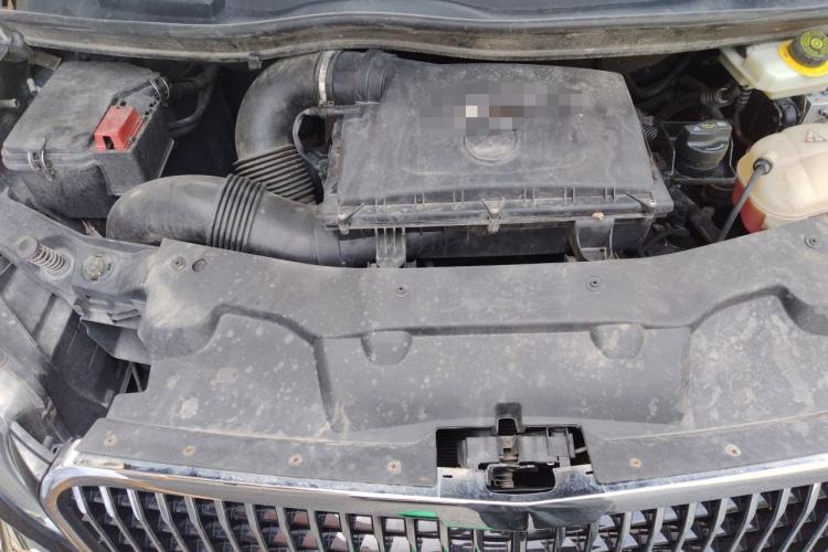 Used Mercedes-Benz Vito 2018 2.0T Business Version China VI Emission Standard Engine Bay
