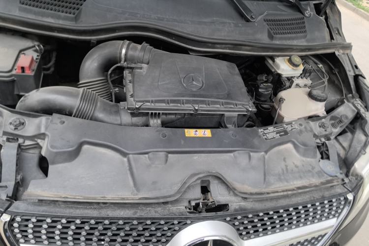 Used Mercedes-Benz Vito 2018 2.0T Business Version China V Emission Standard Engine Bay