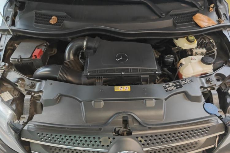 Used Mercedes-Benz Vito 2018 2.0T Business Version China V Emission Standard Engine Bay