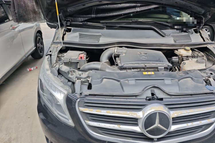Used Mercedes-Benz Vito 2018 2.0T Business Version China V Emission Standard Engine Bay Right