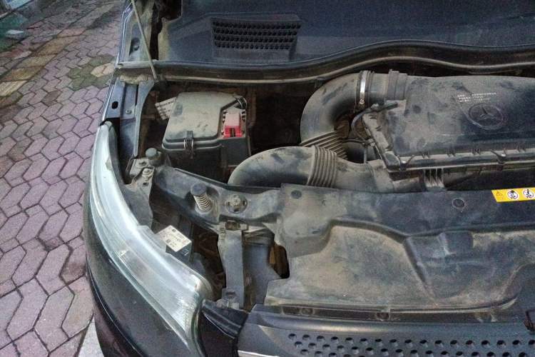 Used Mercedes-Benz Vito 2018 2.0T Business Version China V Emission Standard Engine Bay Right