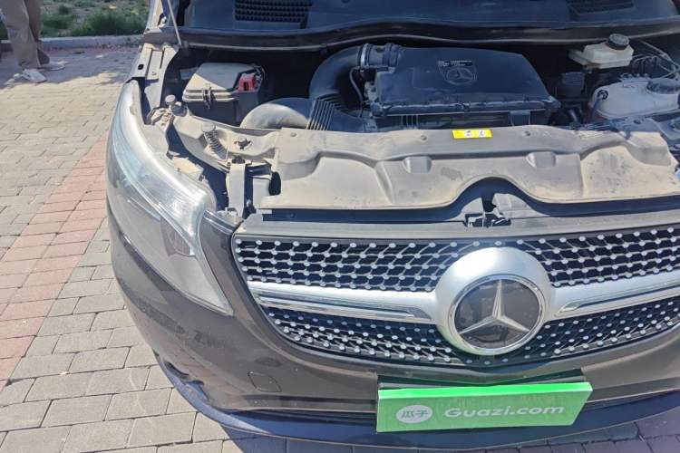 Used Mercedes-Benz Vito 2018 2.0T Elite Version 7 Seats China VI Emission Standard Engine Bay Right