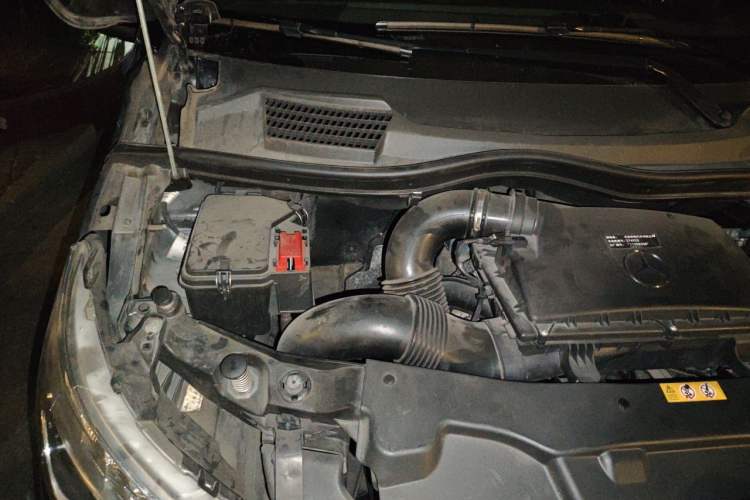 Used Mercedes-Benz Vito 2018 2.0T Business Version China V Emission Standard Engine Bay Right