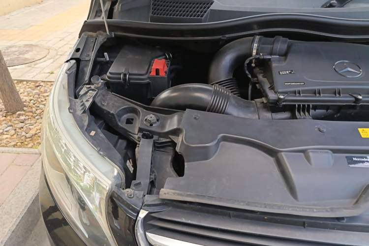 Used Mercedes-Benz Vito  Engine Bay Right