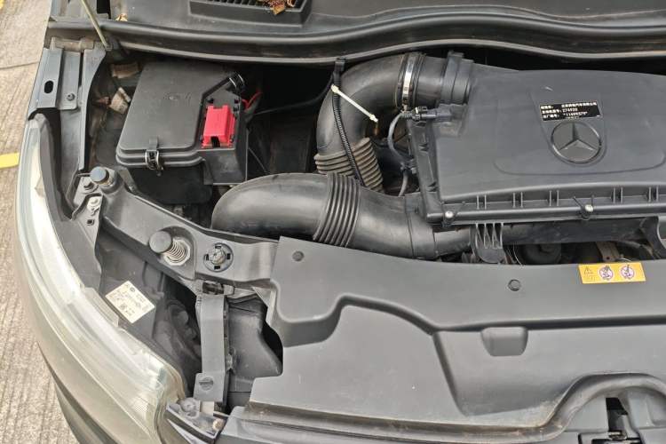 Used Mercedes-Benz Vito 2018 2.0T Business Version China V Emission Standard Engine Bay Right