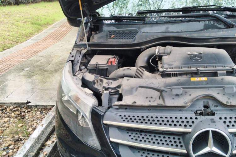 Used Mercedes-Benz Vito 2018 2.0T Business Version China V Emission Standard Engine Bay Right