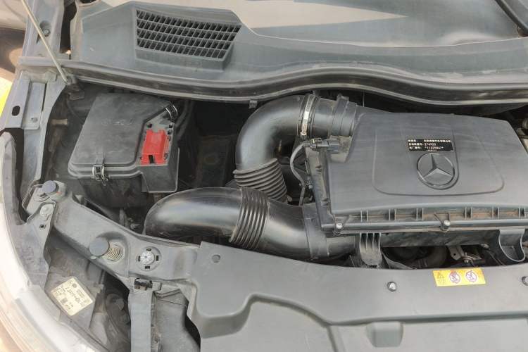 Used Mercedes-Benz Vito 2018 2.0T Business Version China V Emission Standard Engine Bay Right