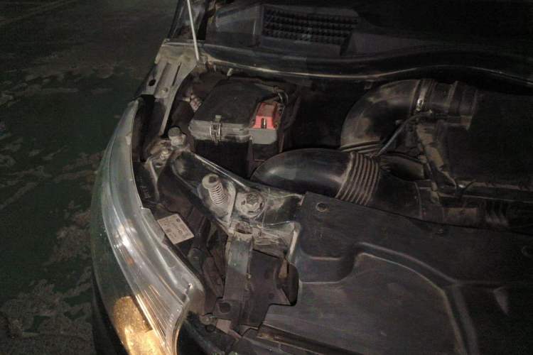 Used Mercedes-Benz Vito 2018 2.0T Business Version China VI Emission Standard Engine Bay Right