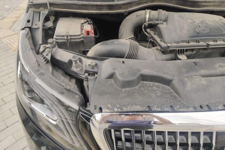 Used Mercedes-Benz Vito 2018 2.0T Business Version China V Emission Standard Engine Bay Right