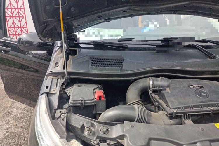 Used Mercedes-Benz Vito 2018 2.0T Business Version China V Emission Standard Engine Bay Right