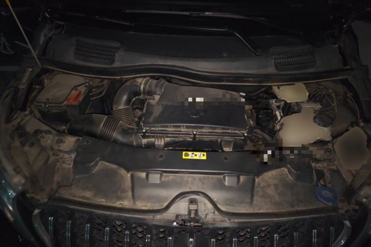 Used Mercedes-Benz Vito 2018 2.0T Business Version China VI Emission Standard Engine Bay