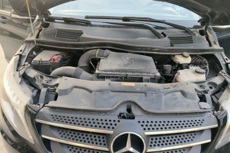 Used Mercedes-Benz Vito 2018 2.0T Business Version China VI Emission Standard Engine Bay