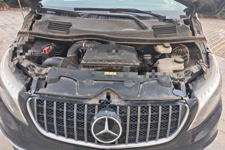 Used Mercedes-Benz Vito 2018 2.0T Business Version China VI Emission Standard Engine Bay