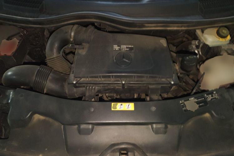 Used Mercedes-Benz Vito 2018 2.0T Business Version China VI Emission Standard Engine Bay