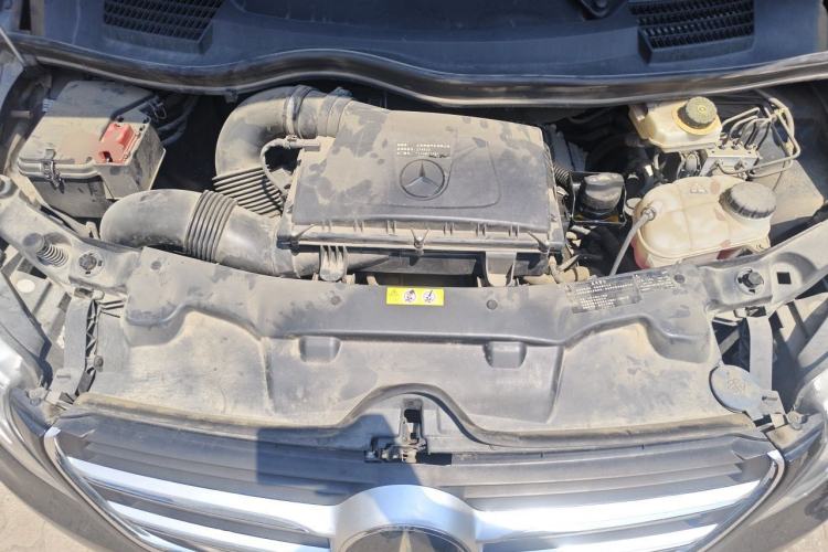 Used Mercedes-Benz Vito 2018 2.0T Business Version China VI Emission Standard Engine Bay