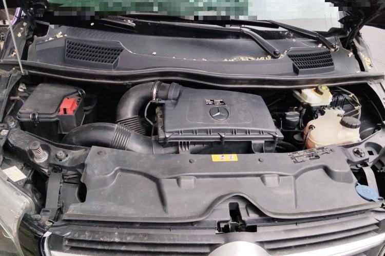 Used Mercedes-Benz Vito 2018 2.0T Business Version China V Emission Standard Engine Bay