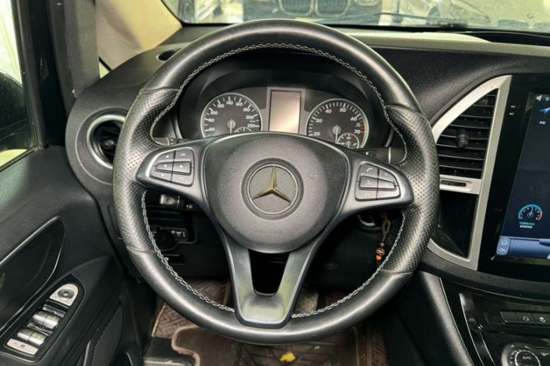 Used Mercedes-Benz Vito 2018 2.0T Business Version China V Emission Standard Exterior 15