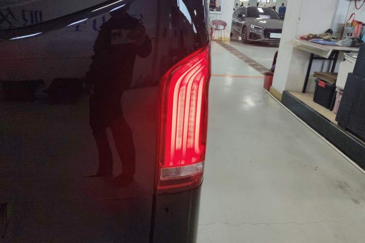 Used Mercedes-Benz Vito 2018 2.0T Business Version China V Emission Standard Exterior 3