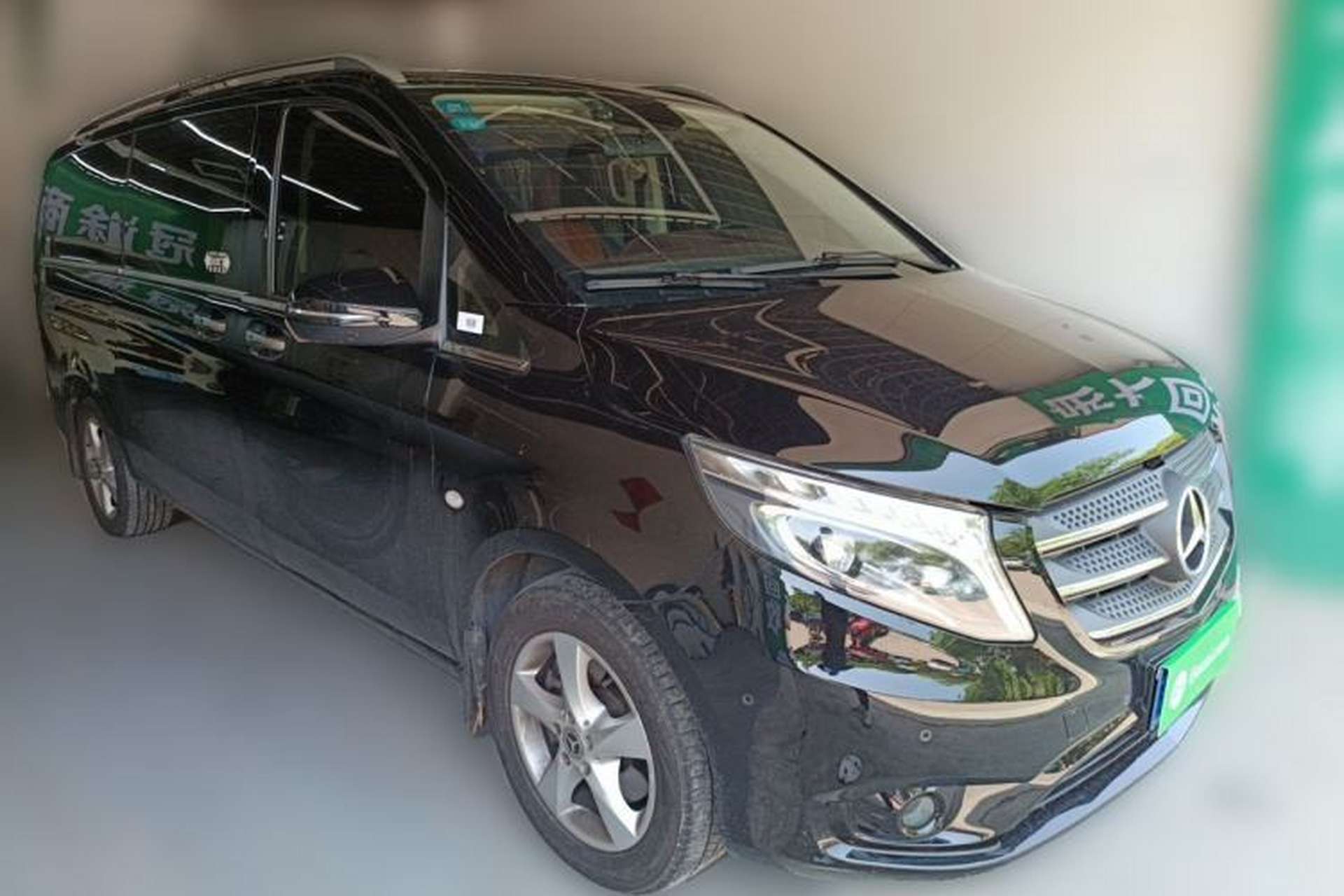 Used Mercedes-Benz Vito  Front Right 45 Deg