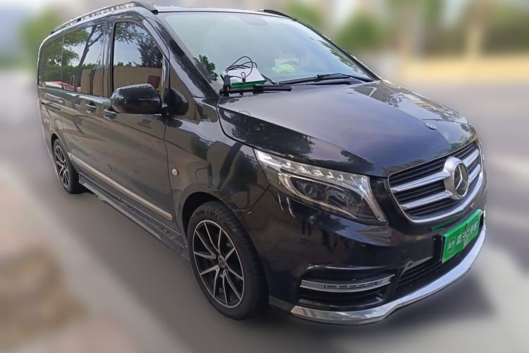 Used Mercedes-Benz Vito  Front Right 45 Deg