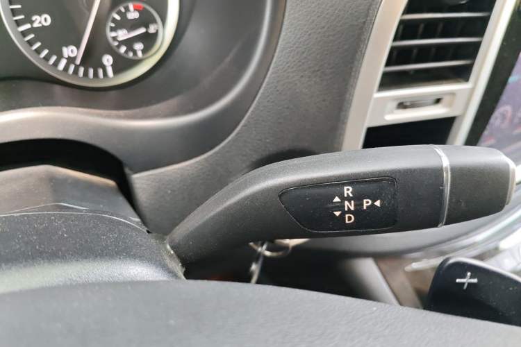 Used Mercedes-Benz Vito 2018 2.0T Business Version China VI Emission Standard Gear Lever