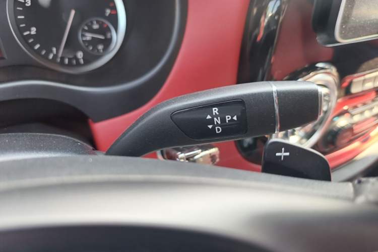 Used Mercedes-Benz Vito 2018 2.0T Elite Version 7 Seats China VI Emission Standard Gear Lever