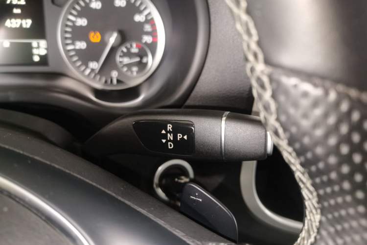 Used Mercedes-Benz Vito 2018 2.0T Business Version China VI Emission Standard Gear Lever