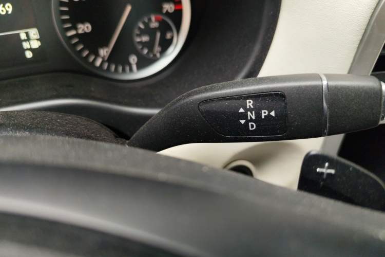 Used Mercedes-Benz Vito 2018 2.0T Business Version China V Emission Standard Gear Lever