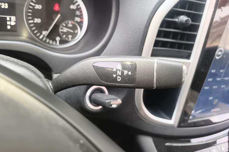Used Mercedes-Benz Vito 2018 2.0T Elite Version 7 Seats China VI Emission Standard Gear Lever