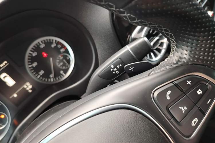 Used Mercedes-Benz Vito 2018 2.0T Business Version China VI Emission Standard Gear Lever