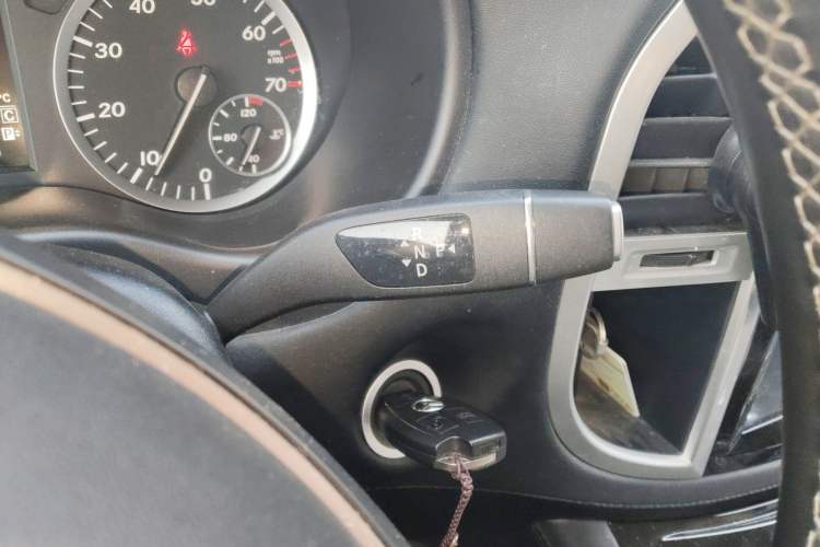 Used Mercedes-Benz Vito 2018 2.0T Business Version China VI Emission Standard Gear Lever