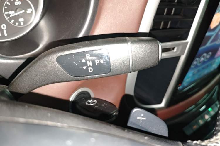 Used Mercedes-Benz Vito 2018 2.0T Business Version China VI Emission Standard Gear Lever