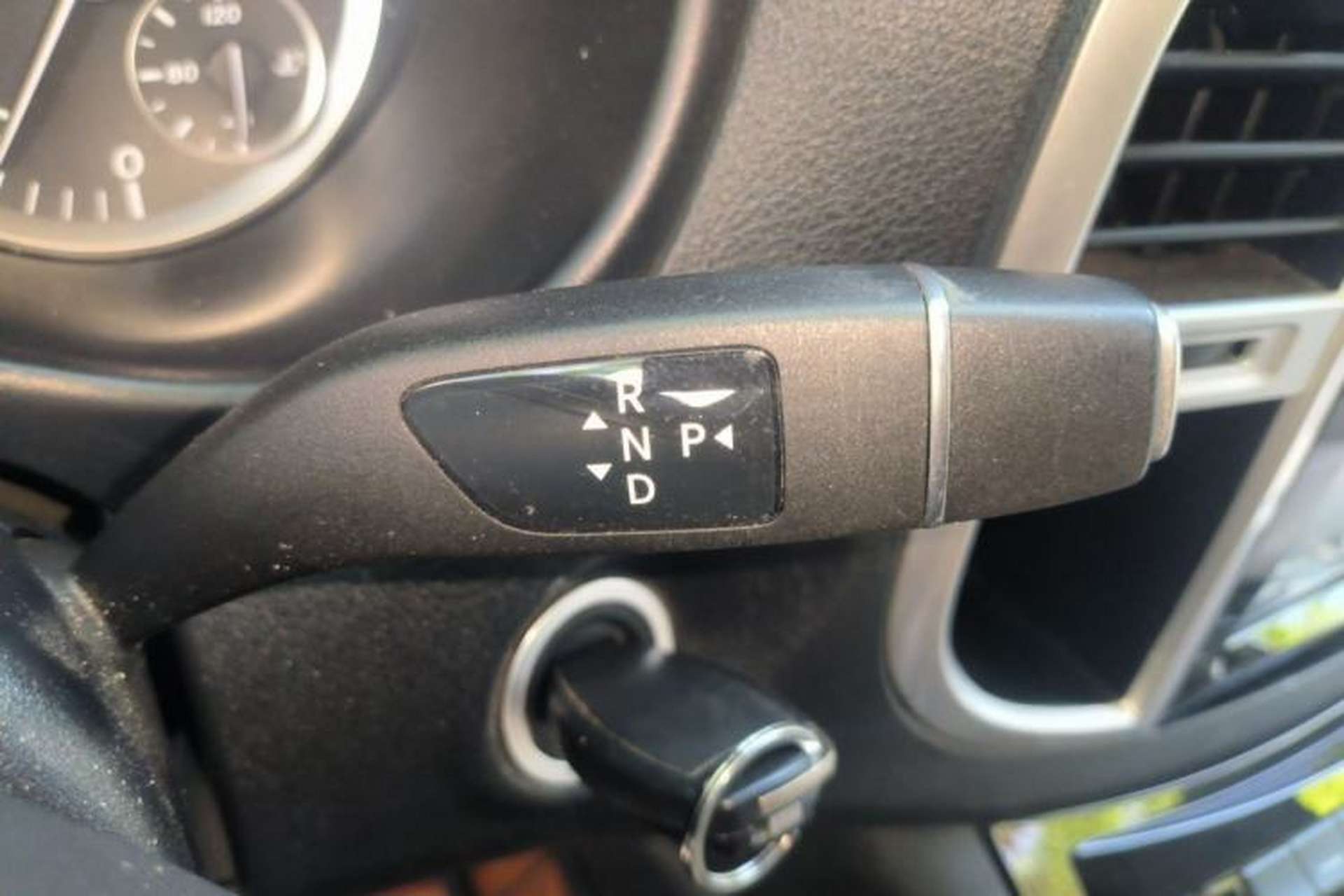 Used Mercedes-Benz Vito 2018 2.0T Elite Version 7 Seats China VI Emission Standard Gear Lever