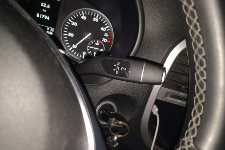 Used Mercedes-Benz Vito 2018 2.0T Business Version China VI Emission Standard Gear Lever