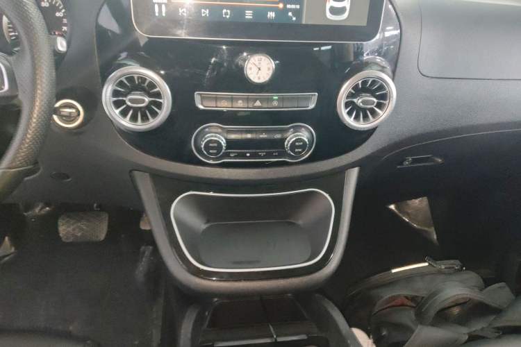 Used Mercedes-Benz Vito 2018 2.0T Business Version China V Emission Standard Gear Lever