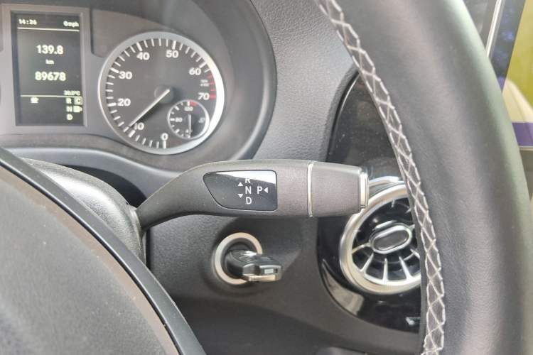 Used Mercedes-Benz Vito 2018 2.0T Business Version China VI Emission Standard Gear Lever