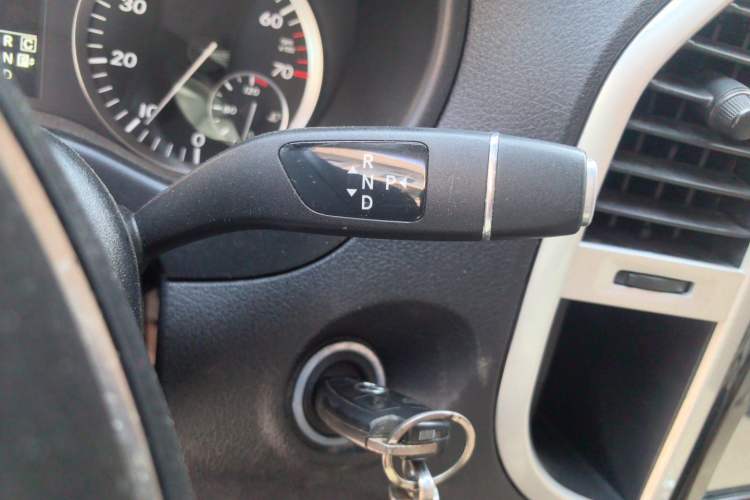 Used Mercedes-Benz Vito 2018 2.0T Business Version China VI Emission Standard Gear Lever